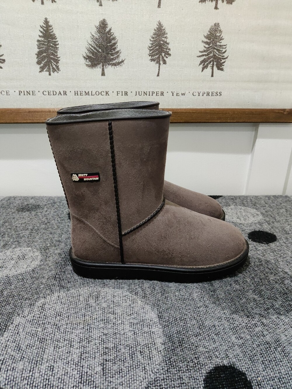 Misty Mountain Taupe Faux Suede Mid-Calf Pull-On Winter Boots Size 37 / US 6.5-7
